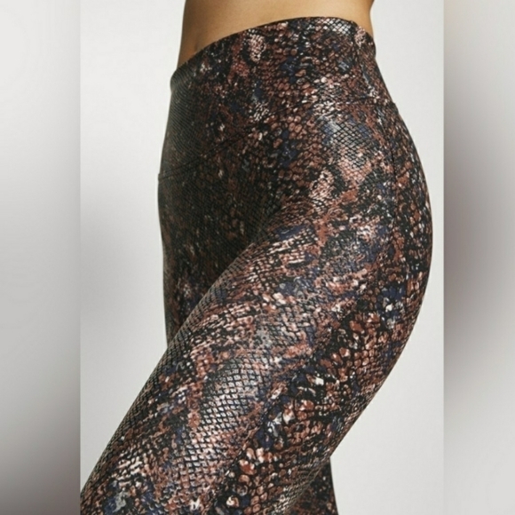 SPANX Don't Faux - Get! Snake Print - Picture 5 of 12